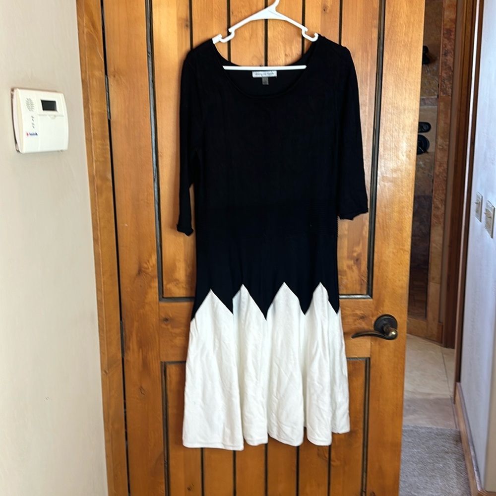 Danny and Nicole sweater dress knee length size large